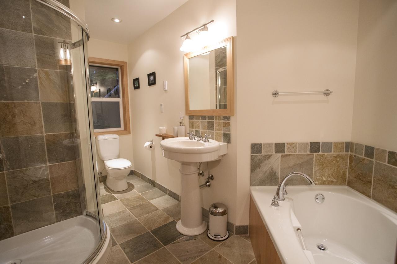 Chesterman Hideaway Hotel Тофино Екстериор снимка