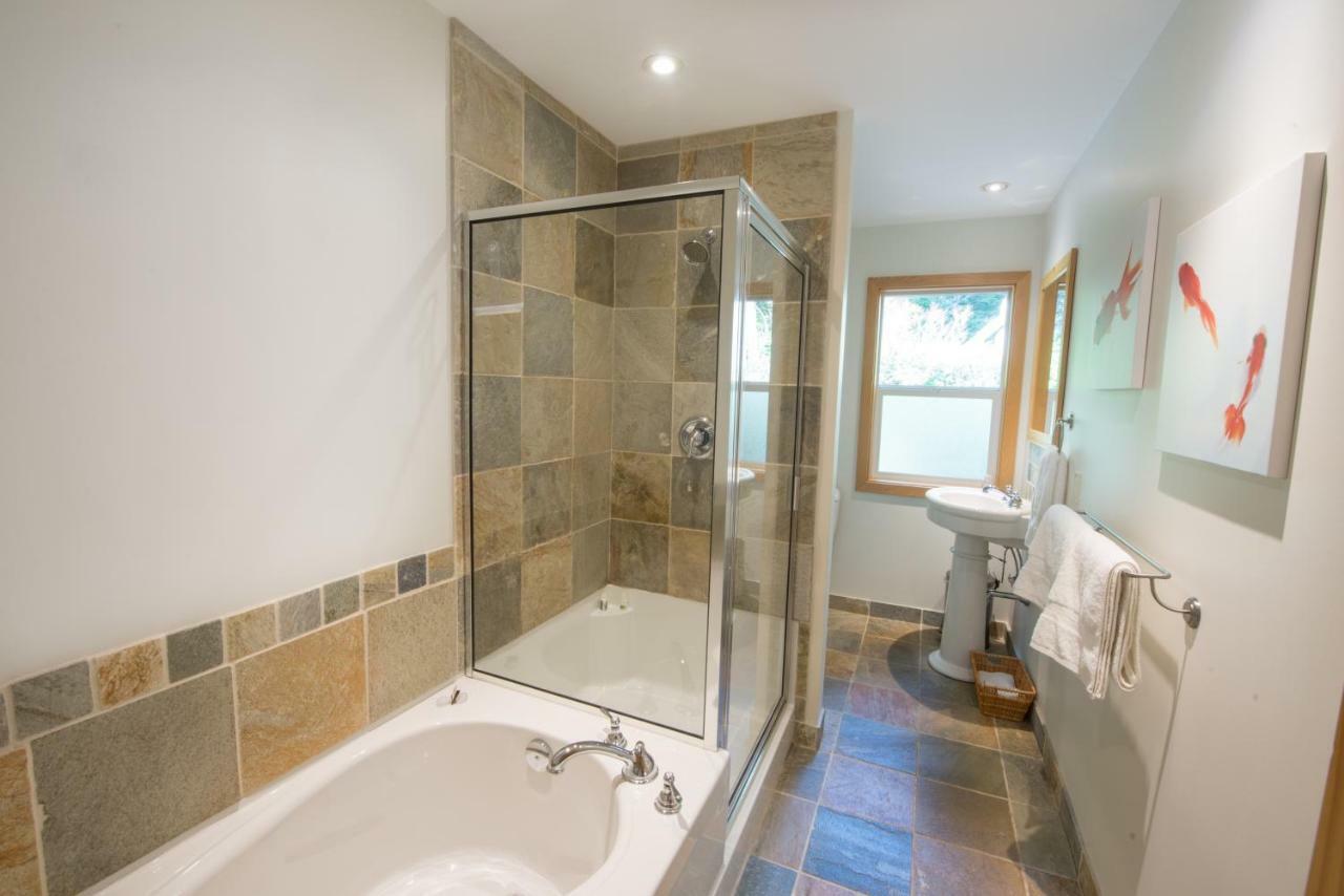 Chesterman Hideaway Hotel Тофино Екстериор снимка